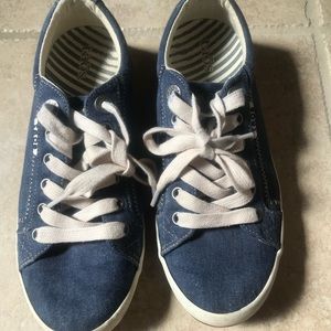 Taos blue canvas sneakers